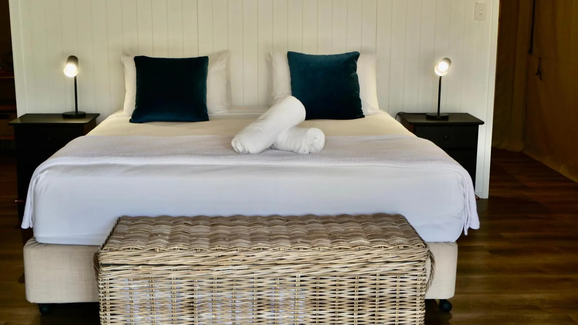 Luxury tent Magnetic Glamping Hotel Nelly Bay